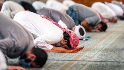 حكم صلاة الجماعة للرجال