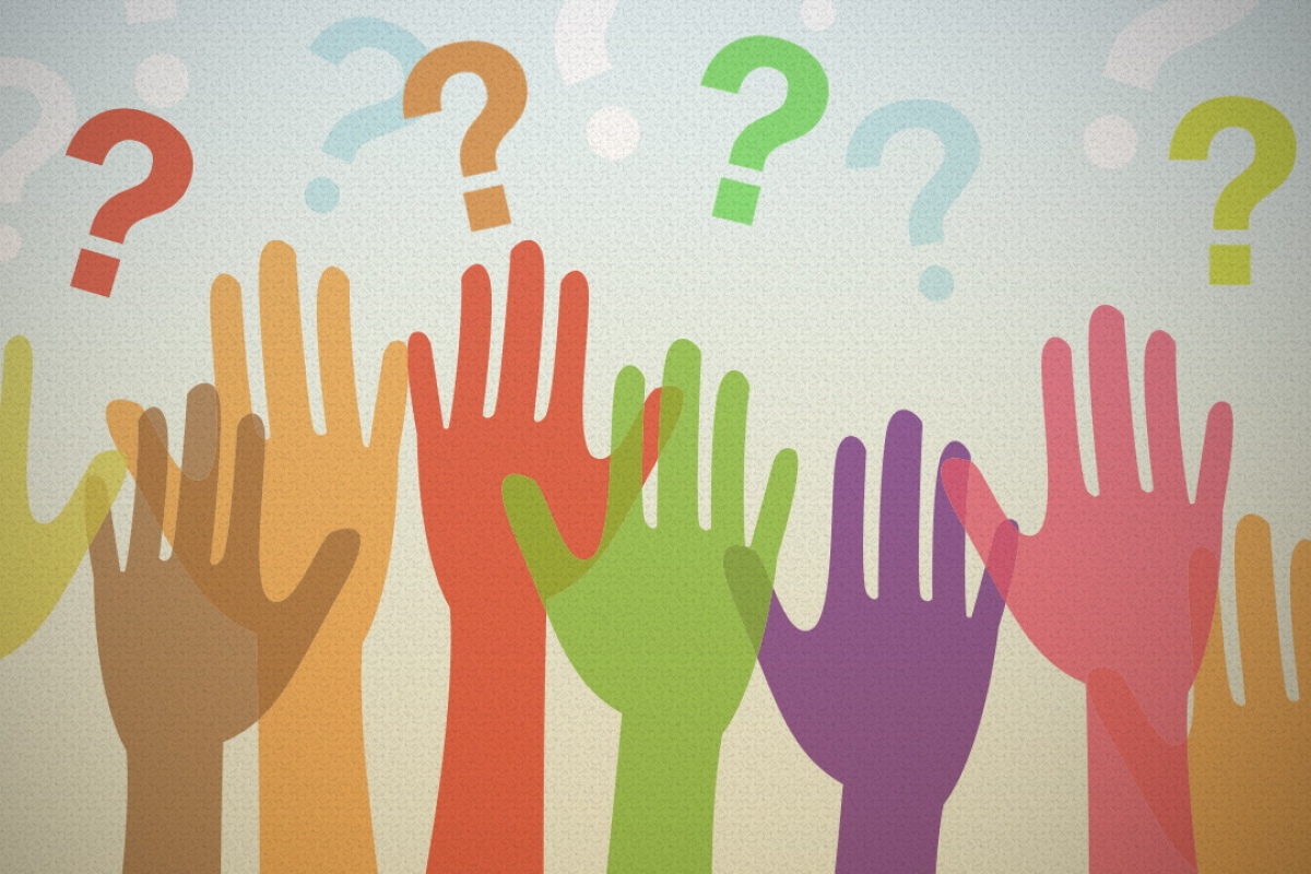 من هو الشخص الوحيد الذي يجلس أمام الملوك والرؤساء