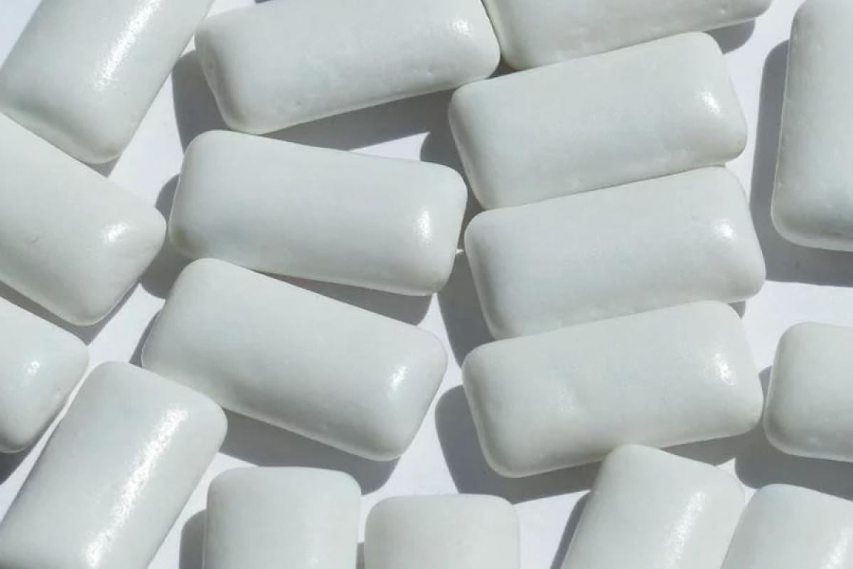 هل يجوز اكل العلك في رمضان