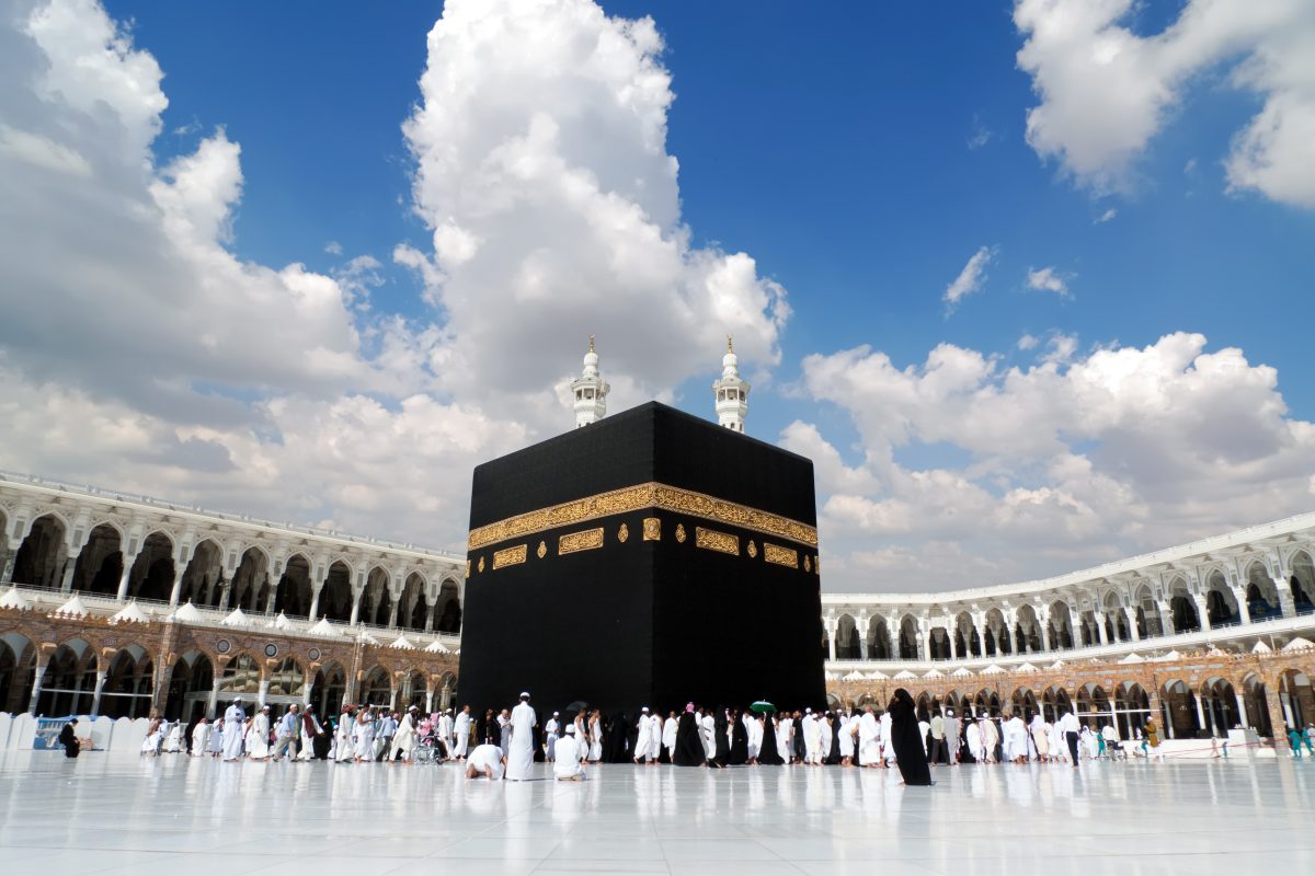 هل يجوز دخول النساء الكعبة