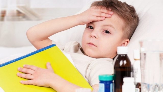 علاج الاستفراغ عند الأطفال عمر خمس سنوات