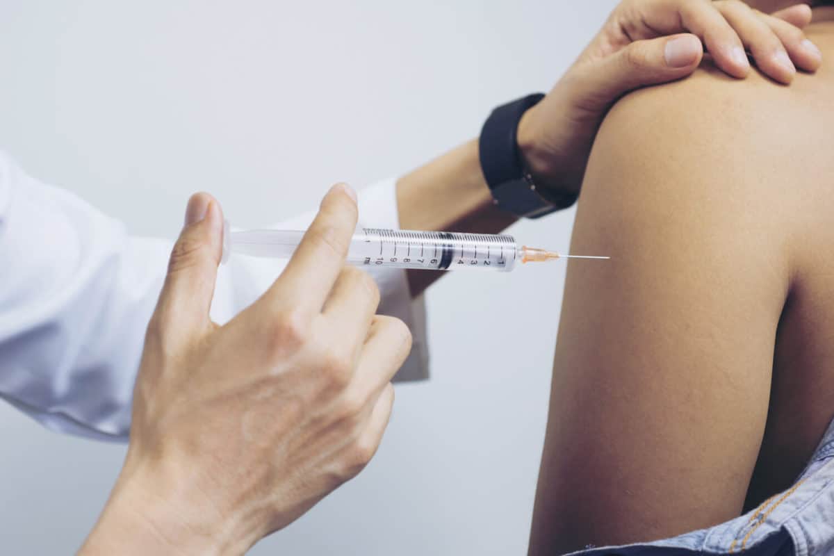 ما هي اعراض الحقن العضلي الخاطئ