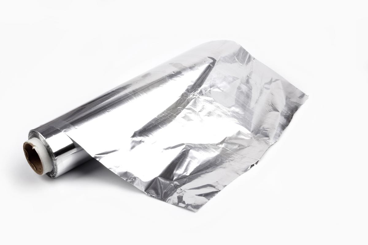 يعد ورق الالمنيوم مثال على