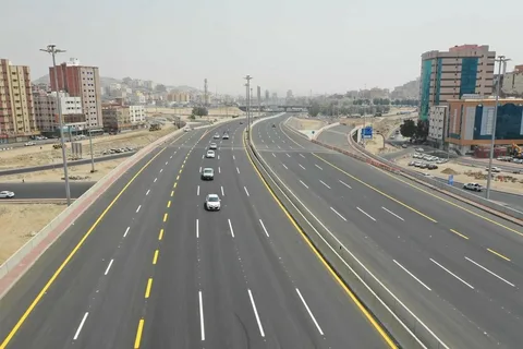 كم تبعد الباحة عن ابها