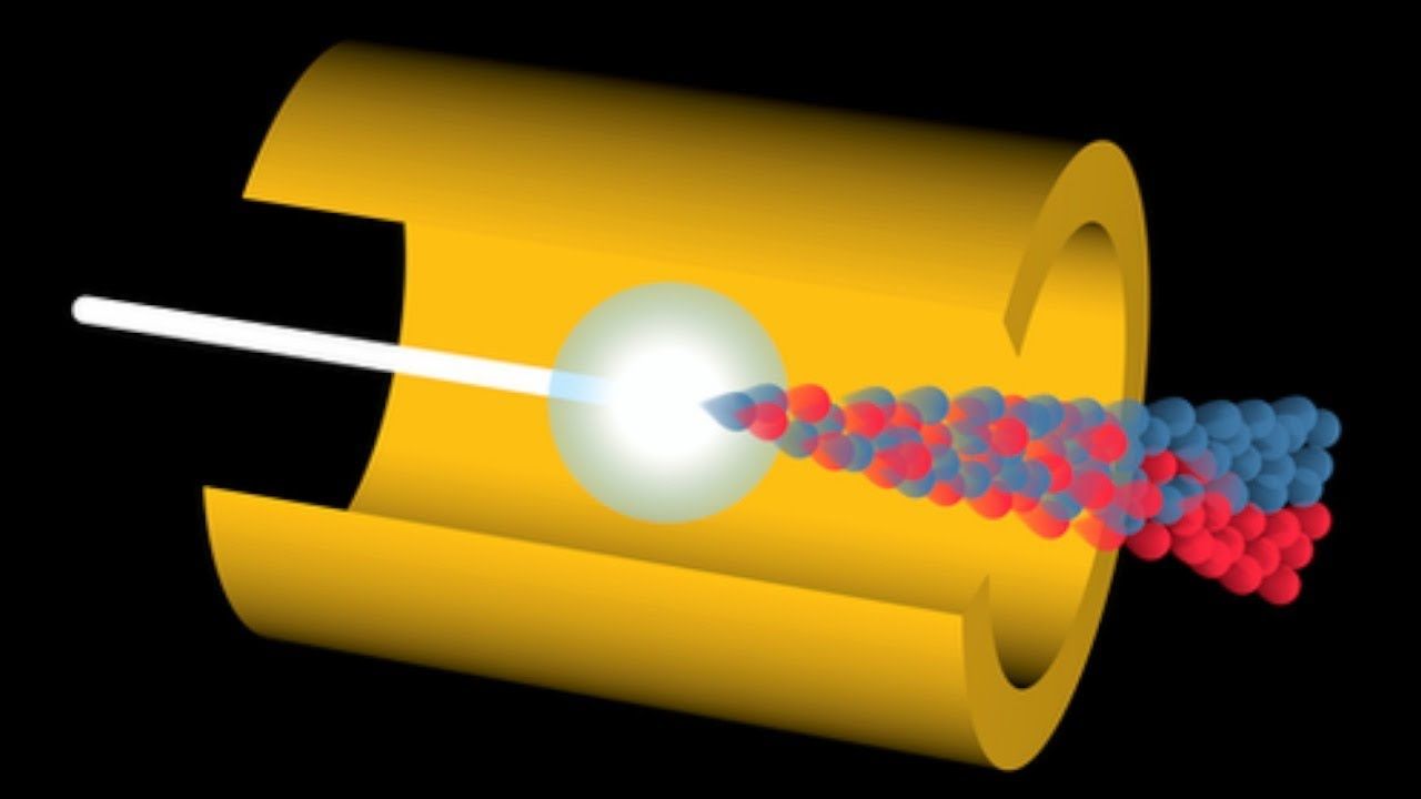 اول من قال بأن للجسيمات المادية خصائص موجية