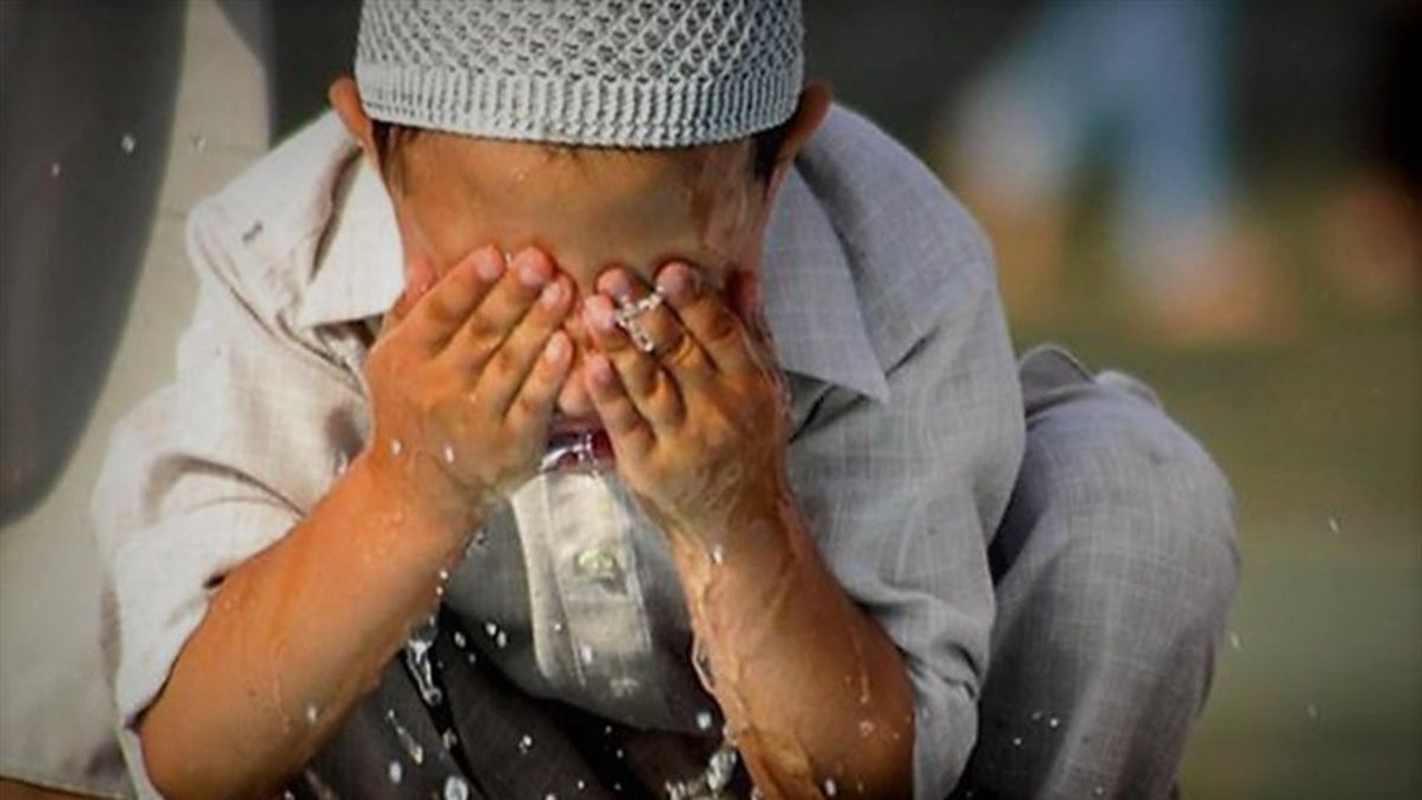 كيفية غسل الوجه في الوضوء إسلام ويب