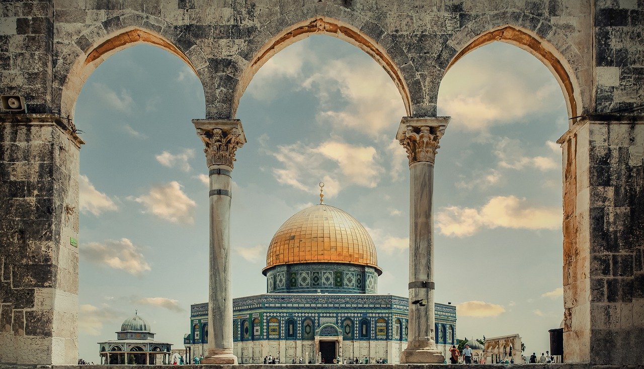 تعتبر القباب عبارة عن