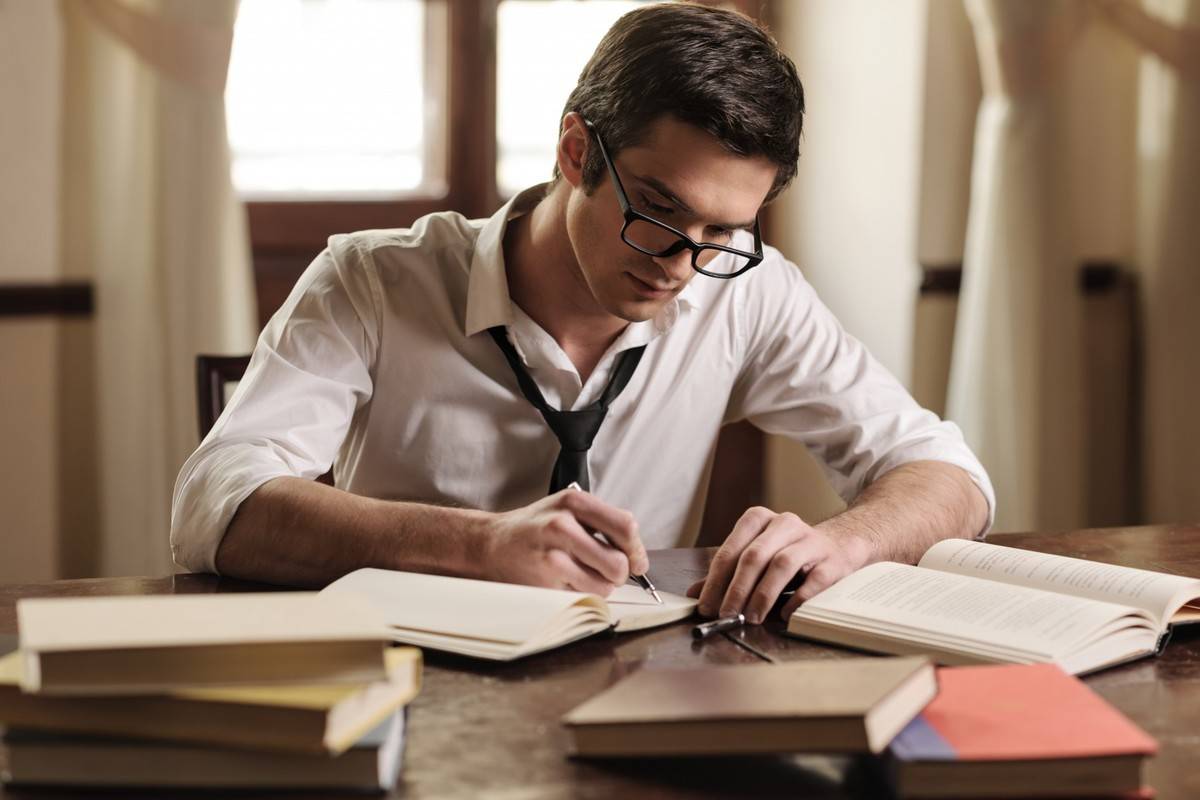 كيف اسوي تقرير جامعي