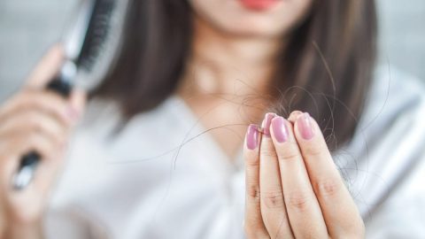 كيف تحمين شعرك وأظافرك من التكسر