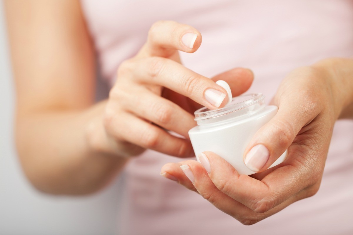 أفضل كريم لتصغير الأنف من الصيدلية مثل عمليات التجميل