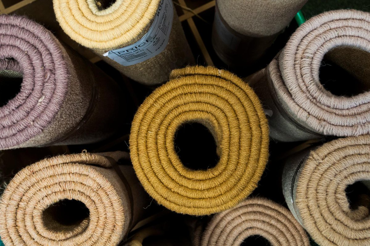 تستخدم الاطارات في نهايات السجاد والمفارش