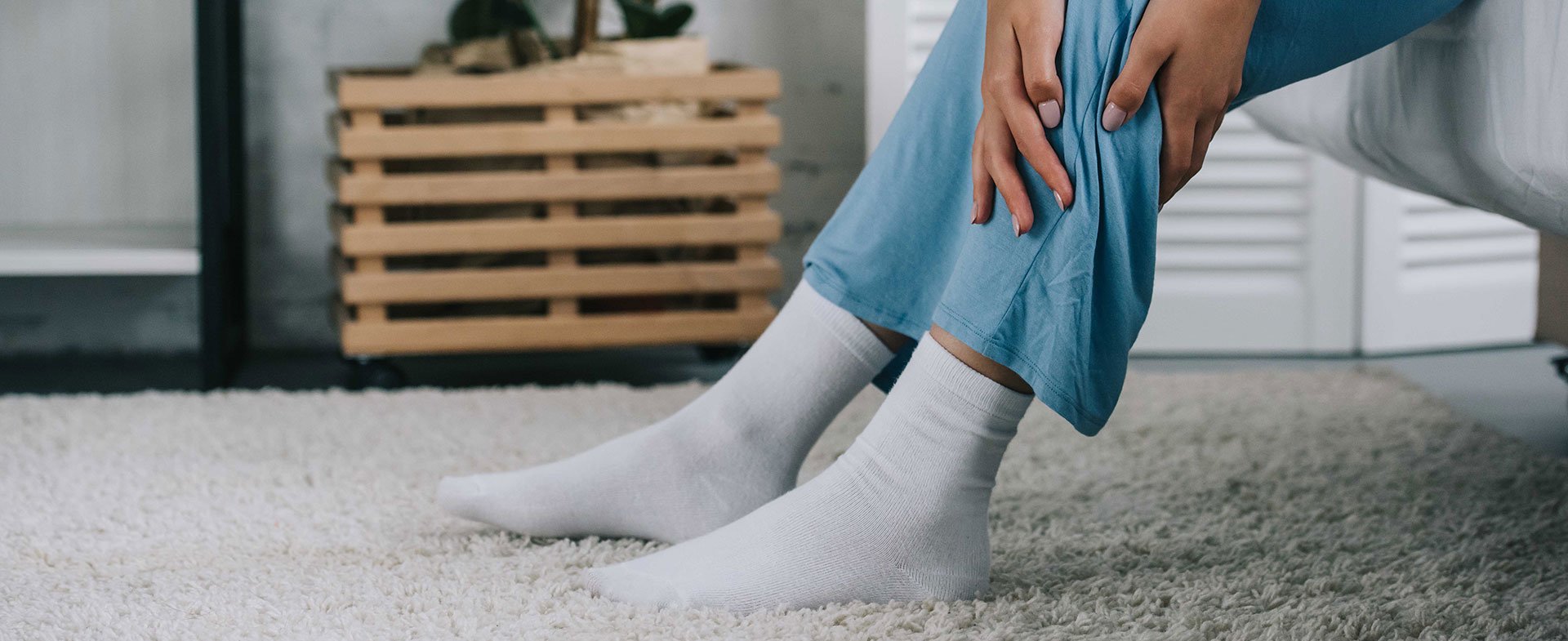 ما هي متلازمة تململ الساقين أسبابها وأعراضها وعلاجها