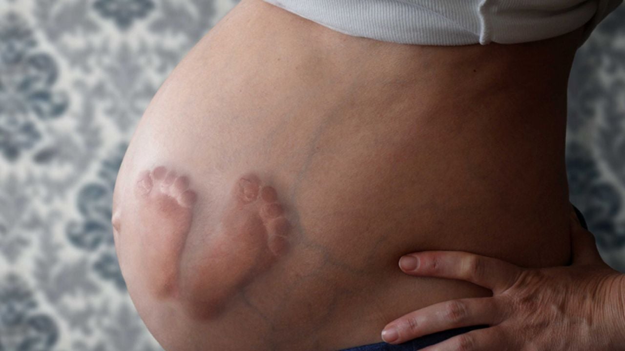 كيف تكون أول حركه للجنين