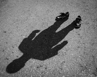 يختلف طول الظل من وقت إلى آخر خلال النهار