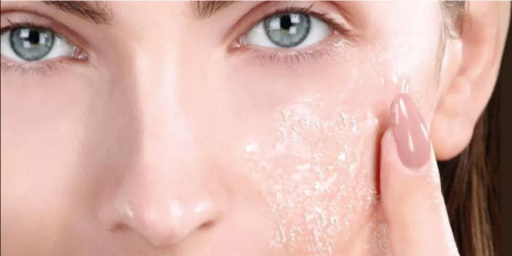 تقشير جلد الوجه في المنام