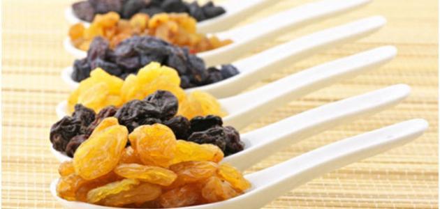 العناصر الغذائية في الزبيب