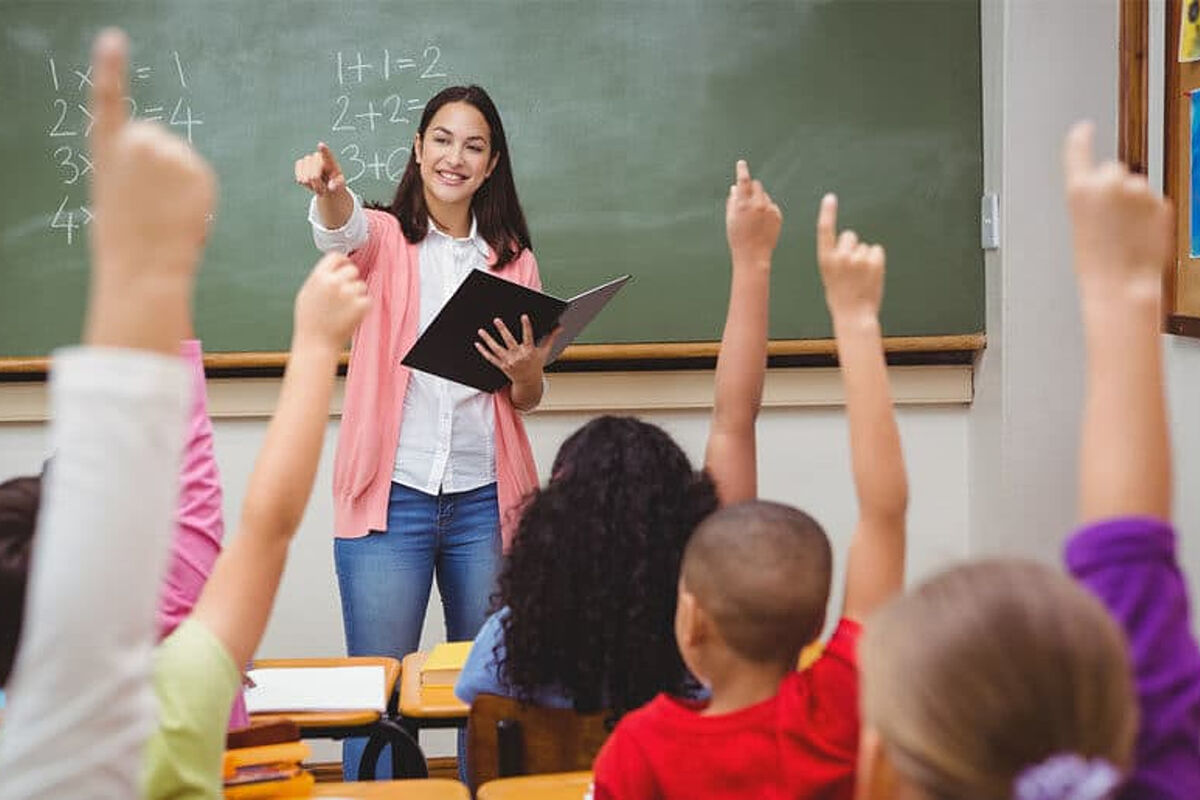 حكمة عن المعلم