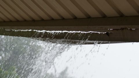 تفسير رؤية تسرب الماء من السقف في المنام