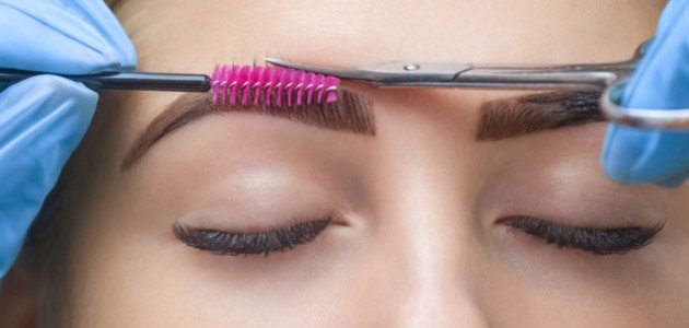 هل قص الحواجب حرام