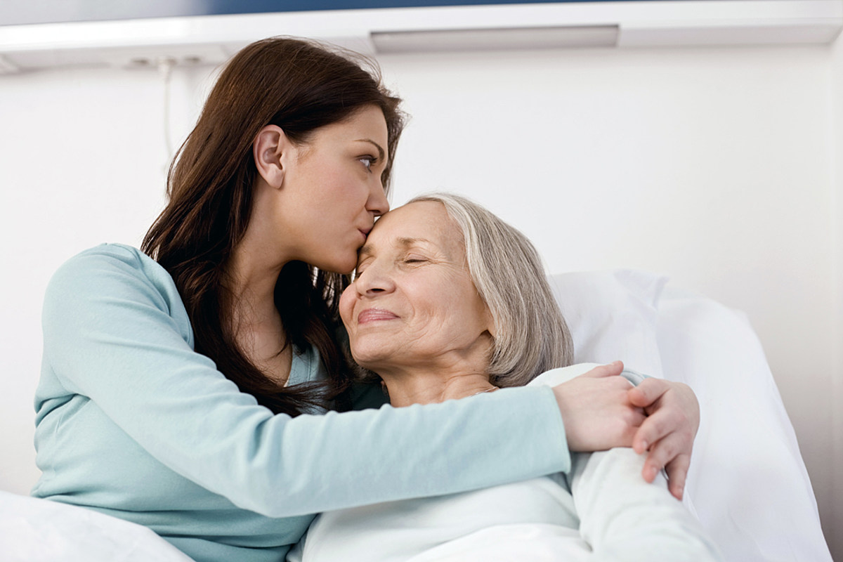 تفسير رؤية امي مريضة في المنام ومعناه بالتفصيل