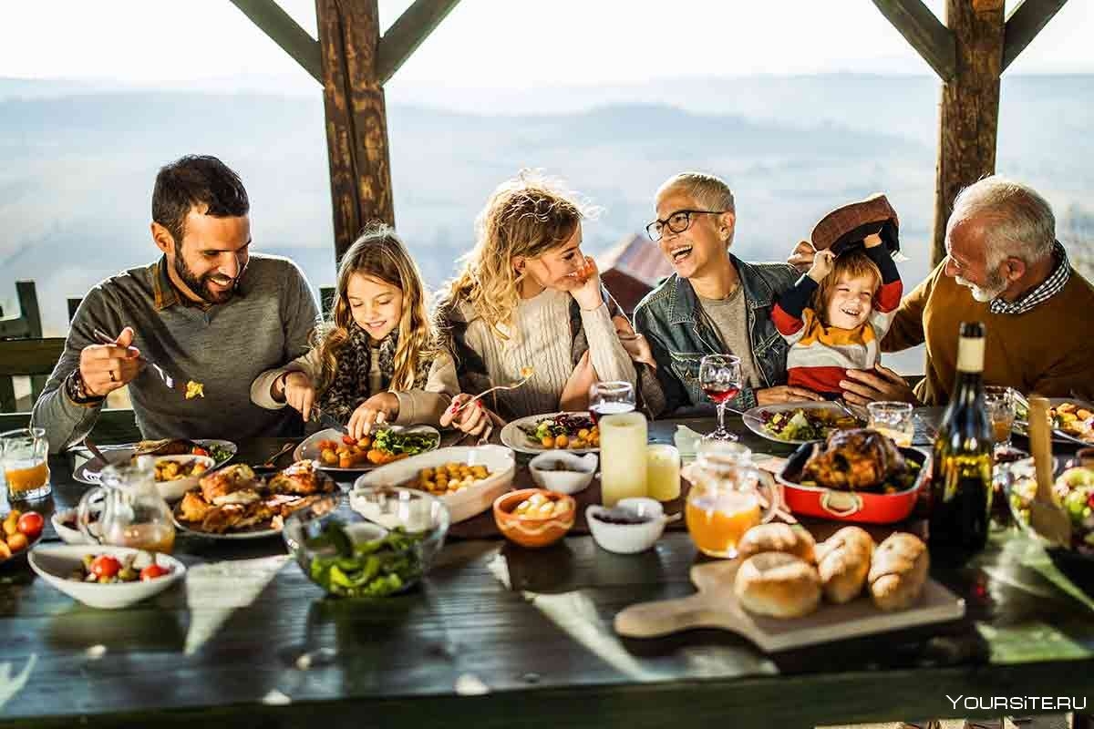 Tafsir Mimpi Makan Bersama Kerabat Menurut Ibnu Sirin - Ensiklopedia