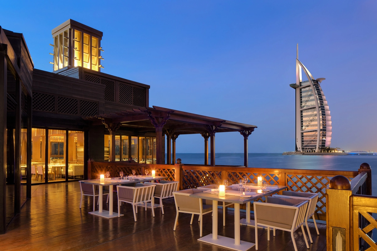 أفضل اماكن بها جلسات خارجية في الرياض وأفضل المطاعم والمقاهي