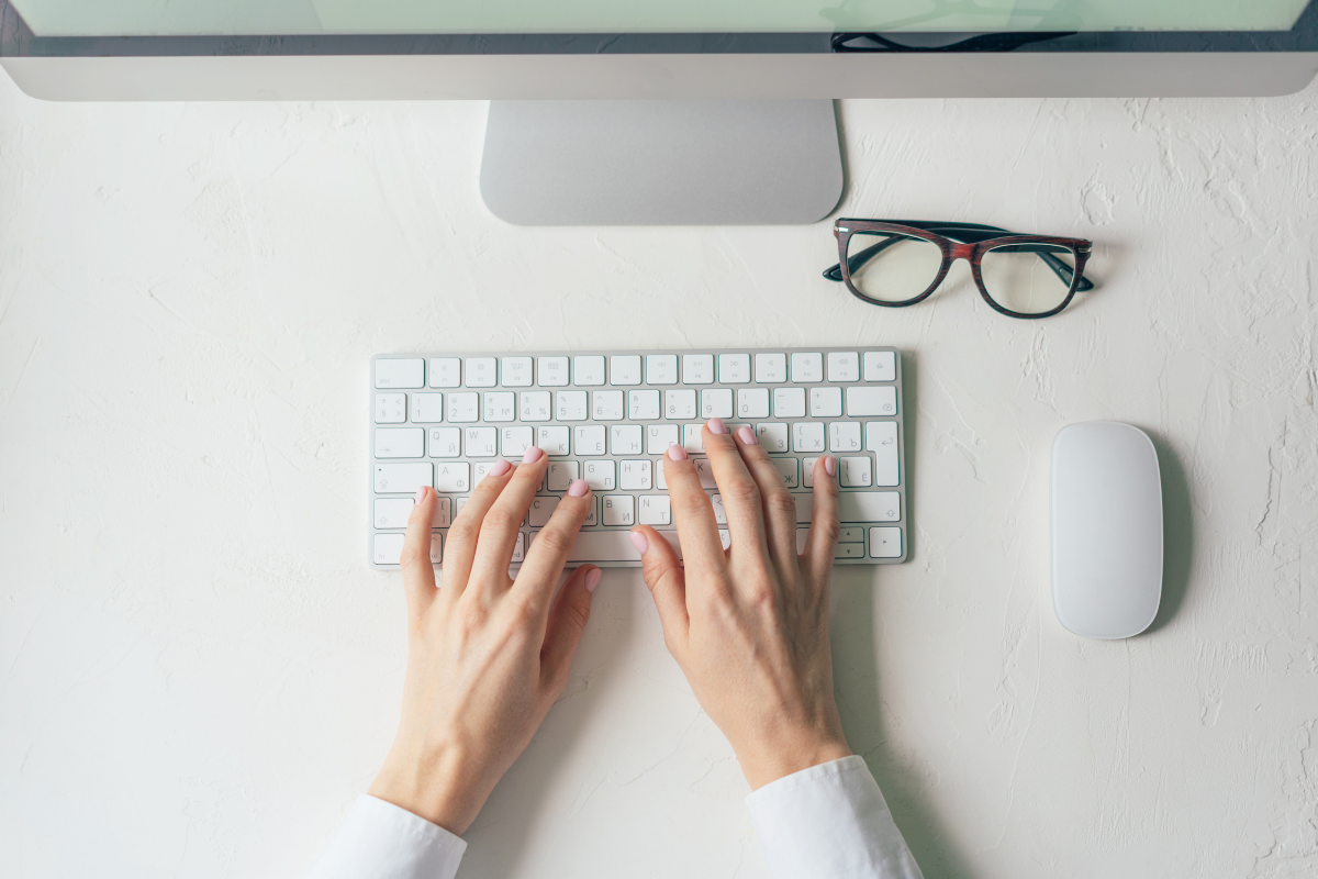 ما هي مزايا الطباعة باللمس  مهارة أساسية في العصر الرقمي