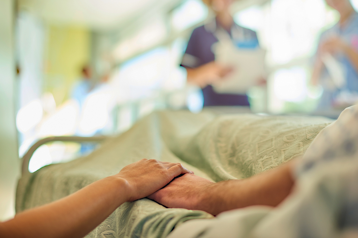 تفسير رؤية شخص مريض في المنام للمتزوجه