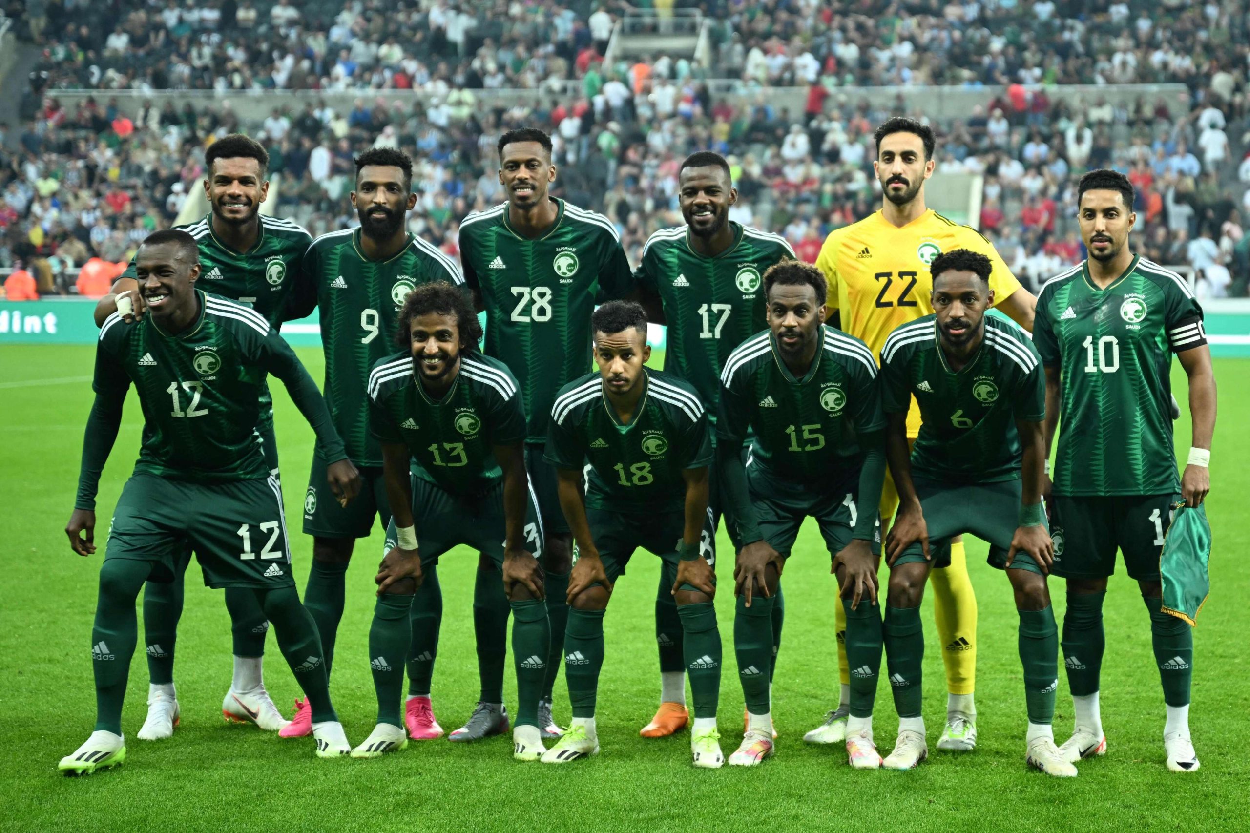 طول لاعبين المنتخب السعودي وأعمارهم