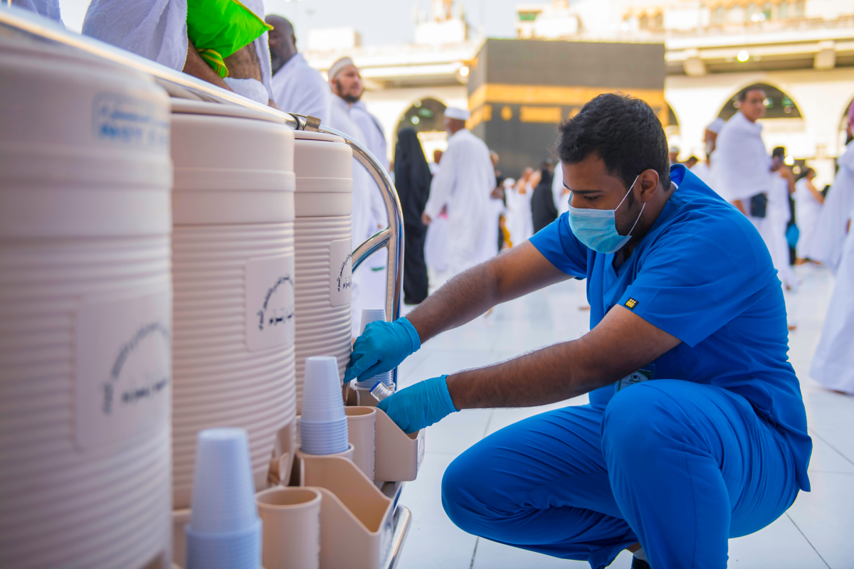 فوائد ماء زمزم للعين والسحر والمس