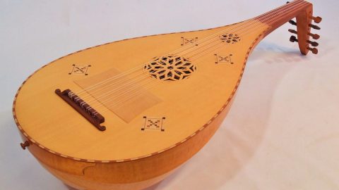 من الذي اضاف الوتر الخامس للعود