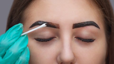افضل صبغة حواجب من الصيدلية تدوم لأسابيع